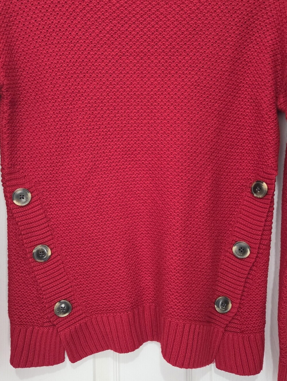 Sfera Women's Chunky Waffle Knit Button-Accent Crewneck Red Sweater Size Small - Picture 3 of 7